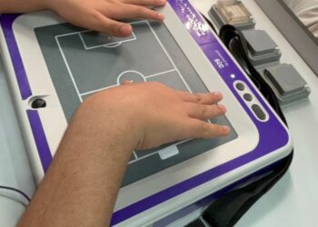 مجموعة stc وفي مبادرة نوعية مَكنت المكفوفين من عيش اجواء السوبر الاسباني